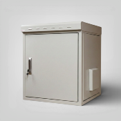 Coffret étanche 12U 600x600 mm IP55 19 pouces avec panneaux latéraux amovibles